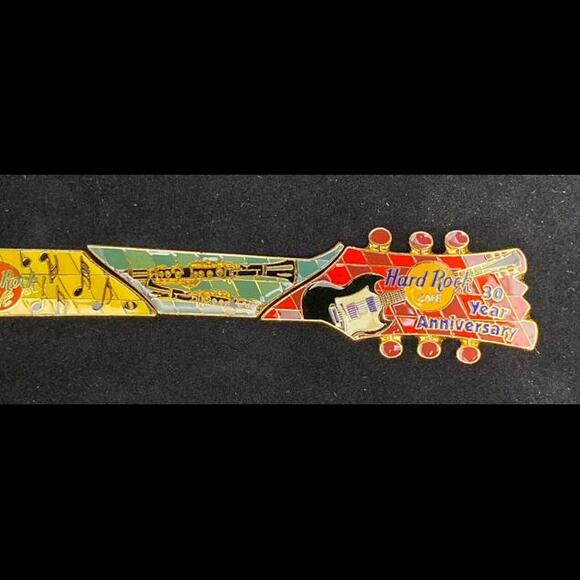 Hard Rock Cafe 30th Anniversary Guitar Puzzle Pin Set Limited to 2000 World Wide - Picture 6 of 9